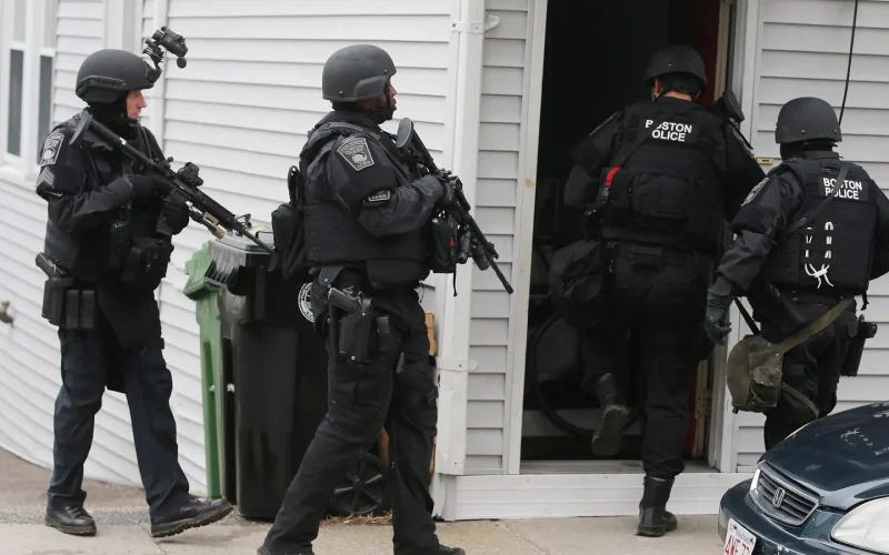 Jogador de Rust é vítima de swatting e fica paralisado após ser baleado por policiais nos EUA